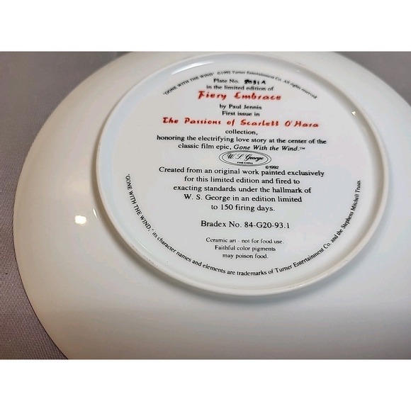 Gone With the Wind‎ collector plate, 'Fiery Embrace,' first issue, plate... - Picture 2 of 5